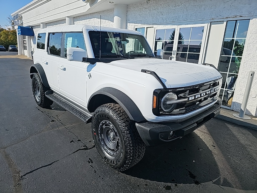 2025 Ford Bronco Outer Banks Image 1 of 21