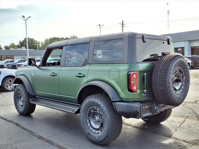 2025 Ford Bronco Outer Banks Image 5 of 23