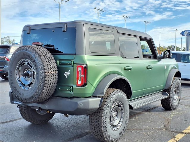2025 Ford Bronco Outer Banks Image 4 of 23