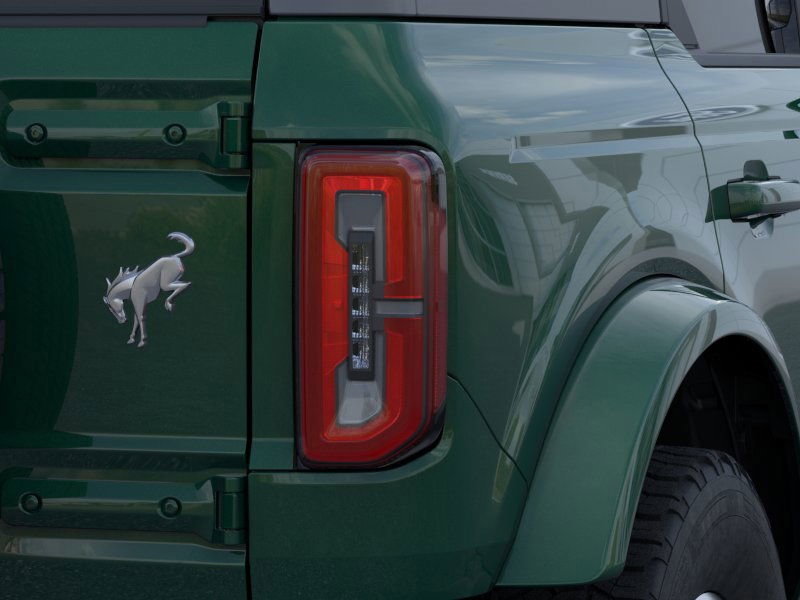 Vehicle image 23 of 25