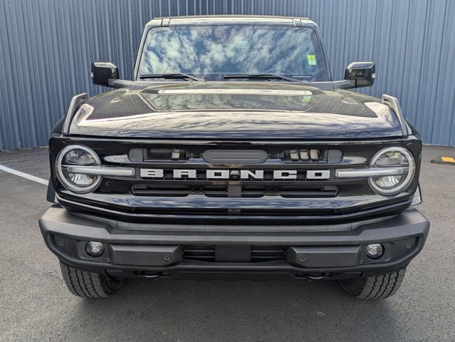 2025 Ford Bronco Outer Banks Image 3 of 28