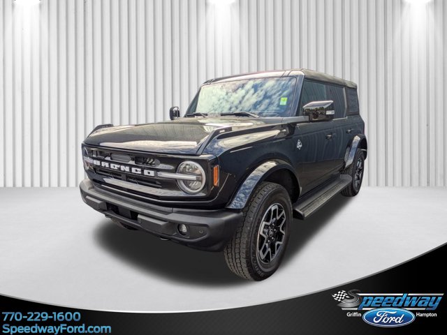 2025 Ford Bronco Outer Banks Image 2 of 28