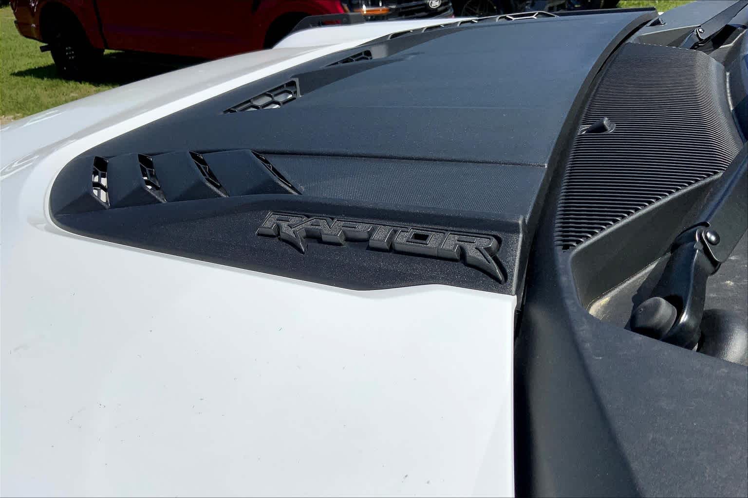 Vehicle image 15 of 17