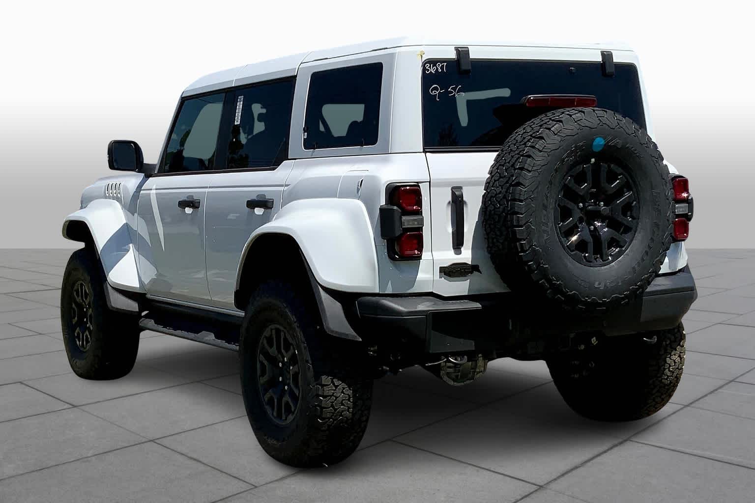 Vehicle image 4 of 17