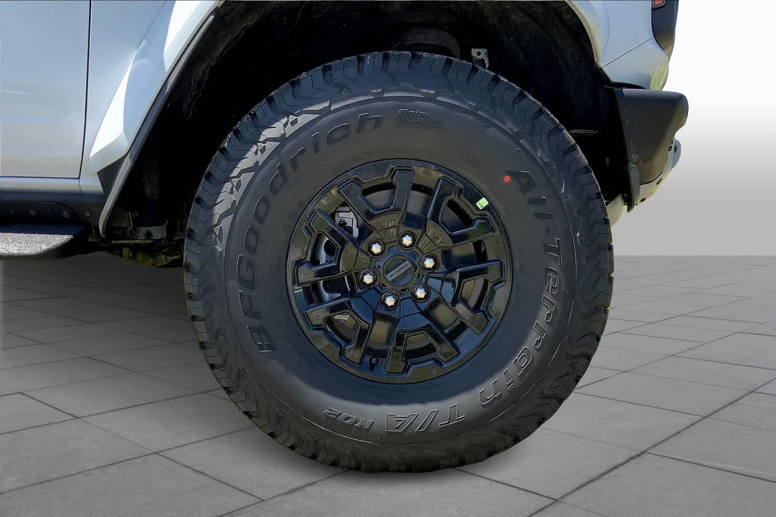 Vehicle image 12 of 17
