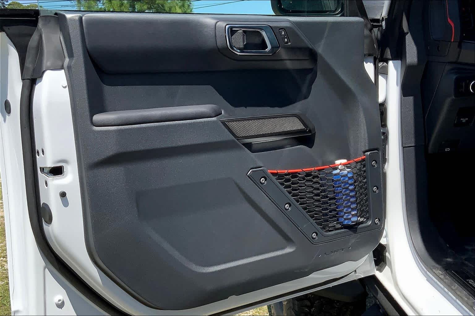 Vehicle image 11 of 17