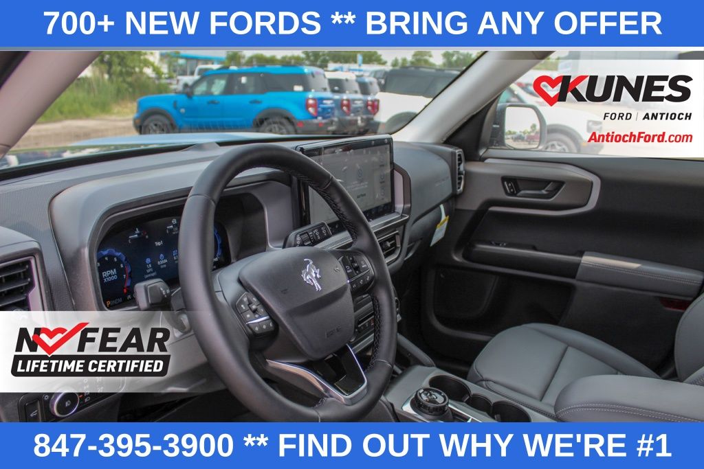 Vehicle image 32 of 48