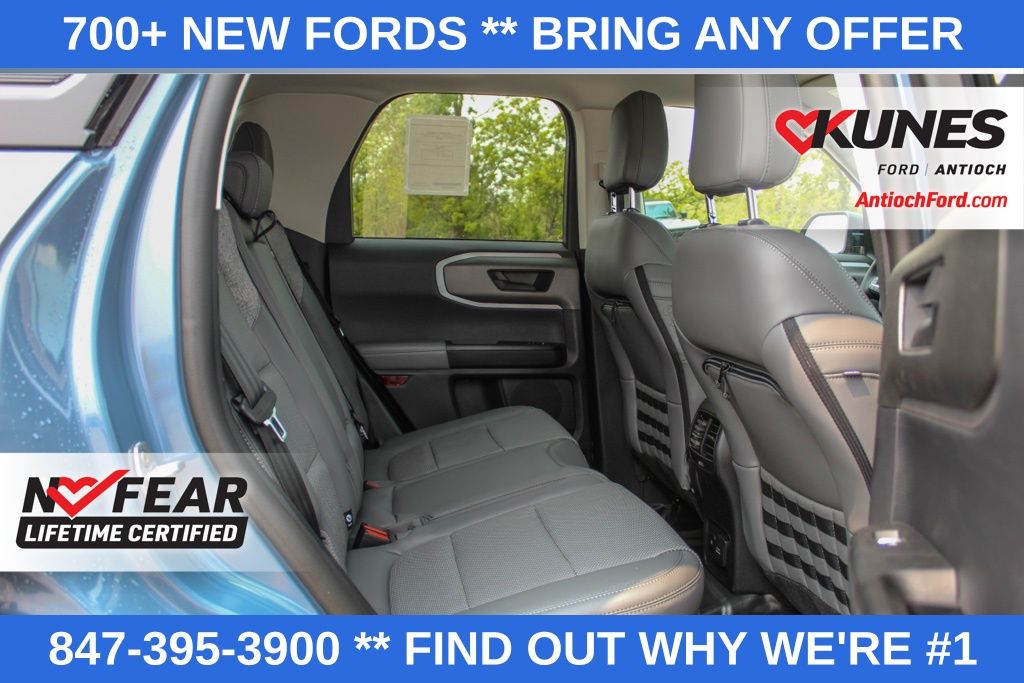 Vehicle image 25 of 48