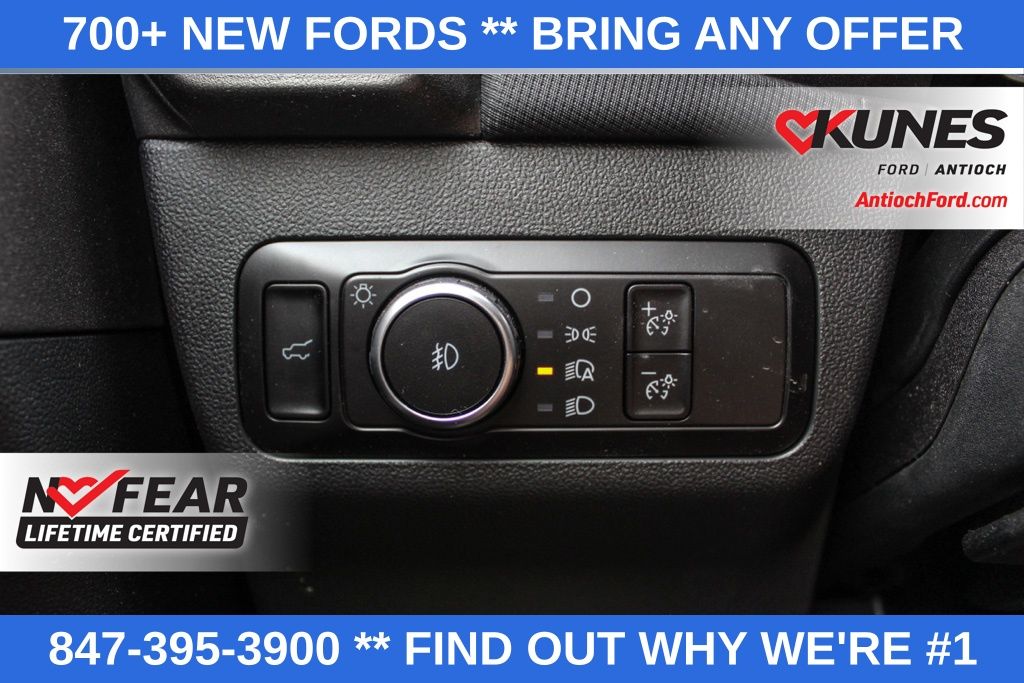 Vehicle image 37 of 48