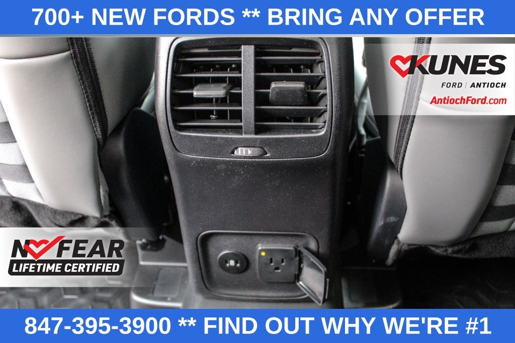 Vehicle image 28 of 48