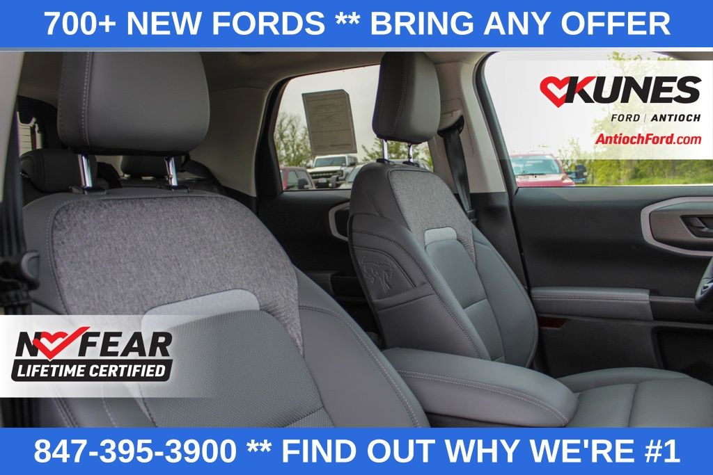 Vehicle image 17 of 48