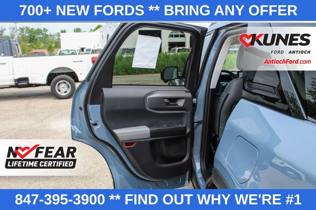 Vehicle image 26 of 48