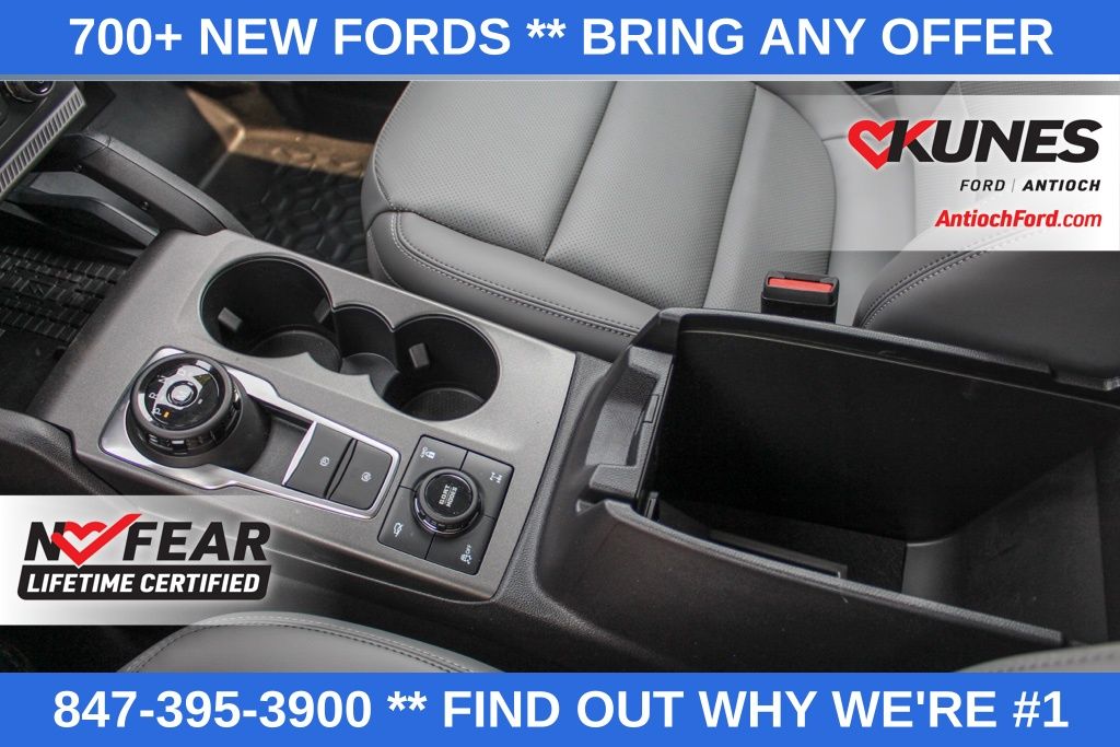 Vehicle image 47 of 48