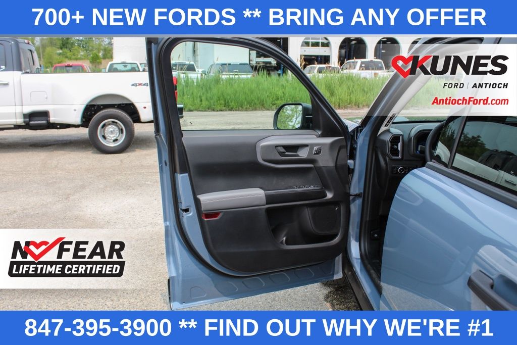 Vehicle image 31 of 48