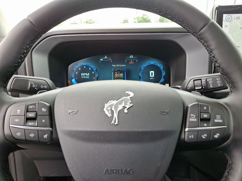 Vehicle image 8 of 14