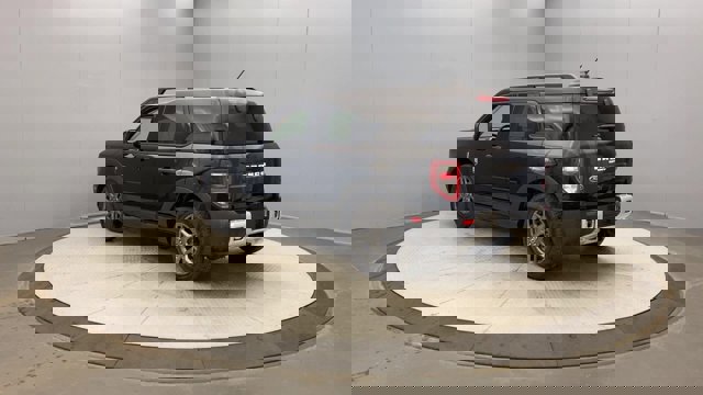 Vehicle image 8 of 24