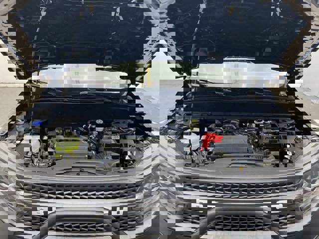 Vehicle image 10 of 24