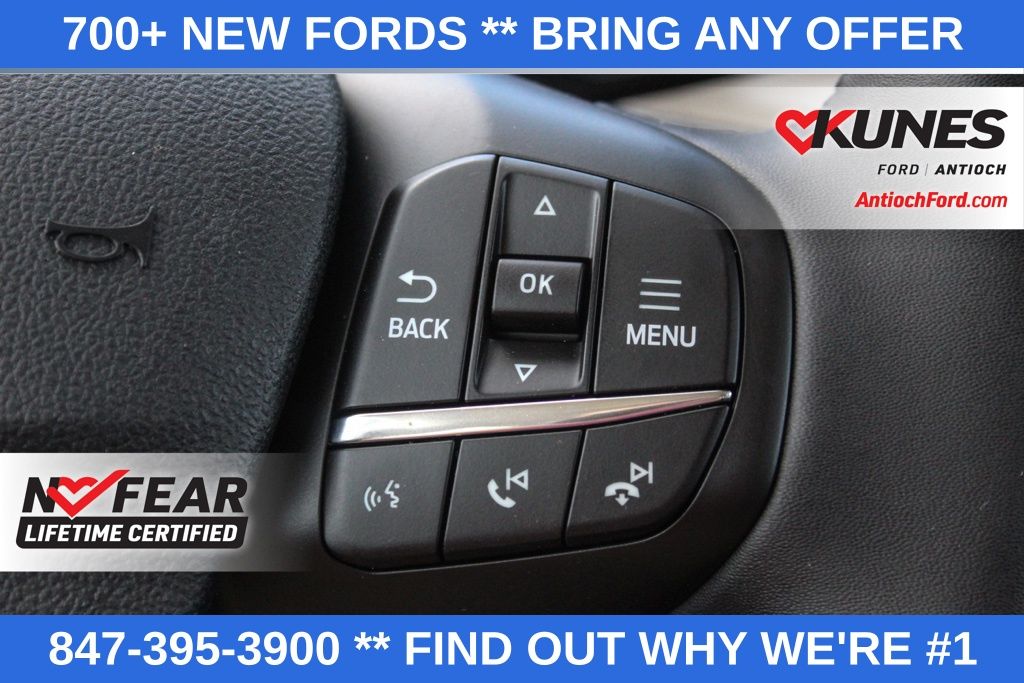 Vehicle image 25 of 45