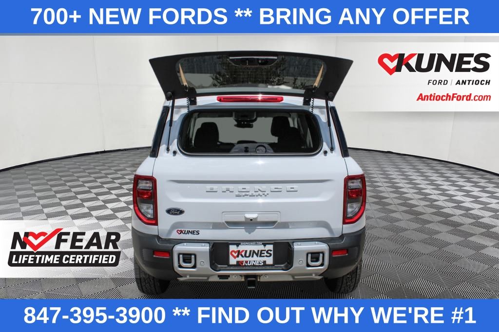 Vehicle image 41 of 45