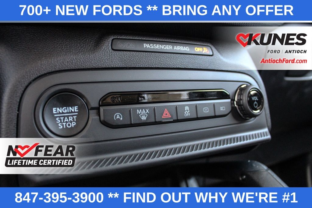 Vehicle image 32 of 45