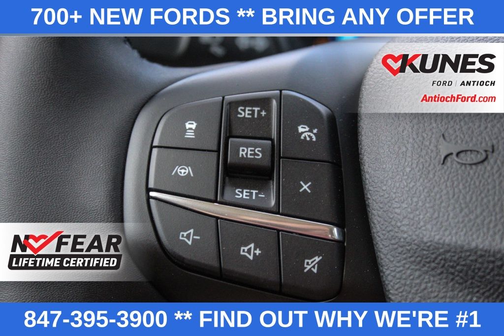 Vehicle image 33 of 45