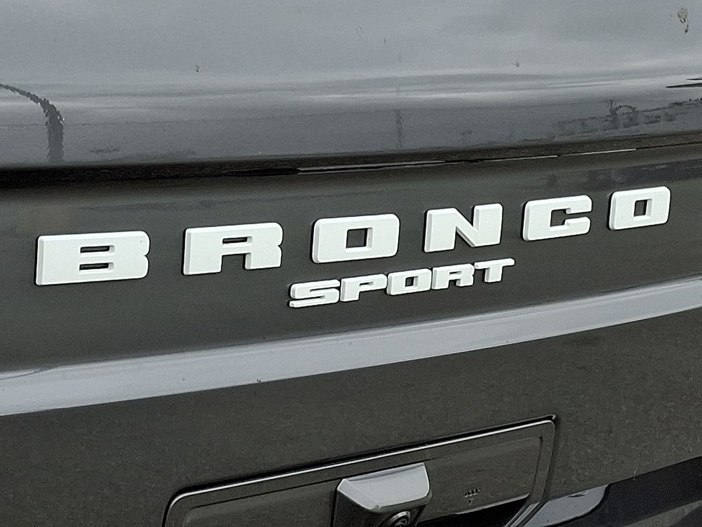 Vehicle image 11 of 13