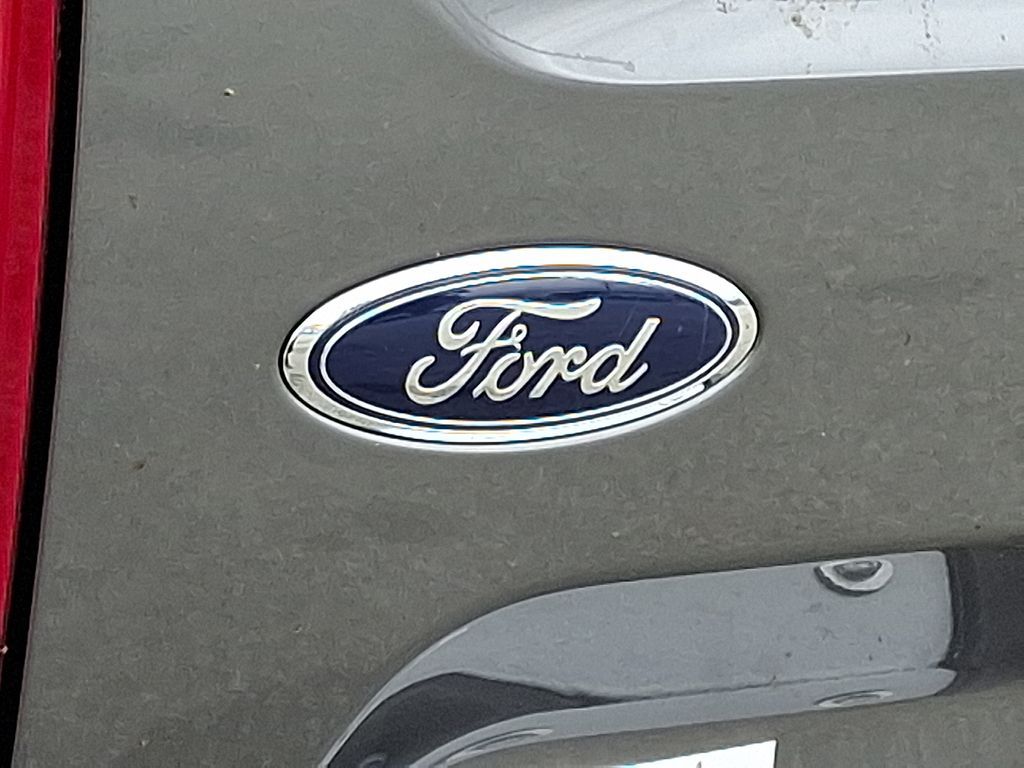 Vehicle image 13 of 13
