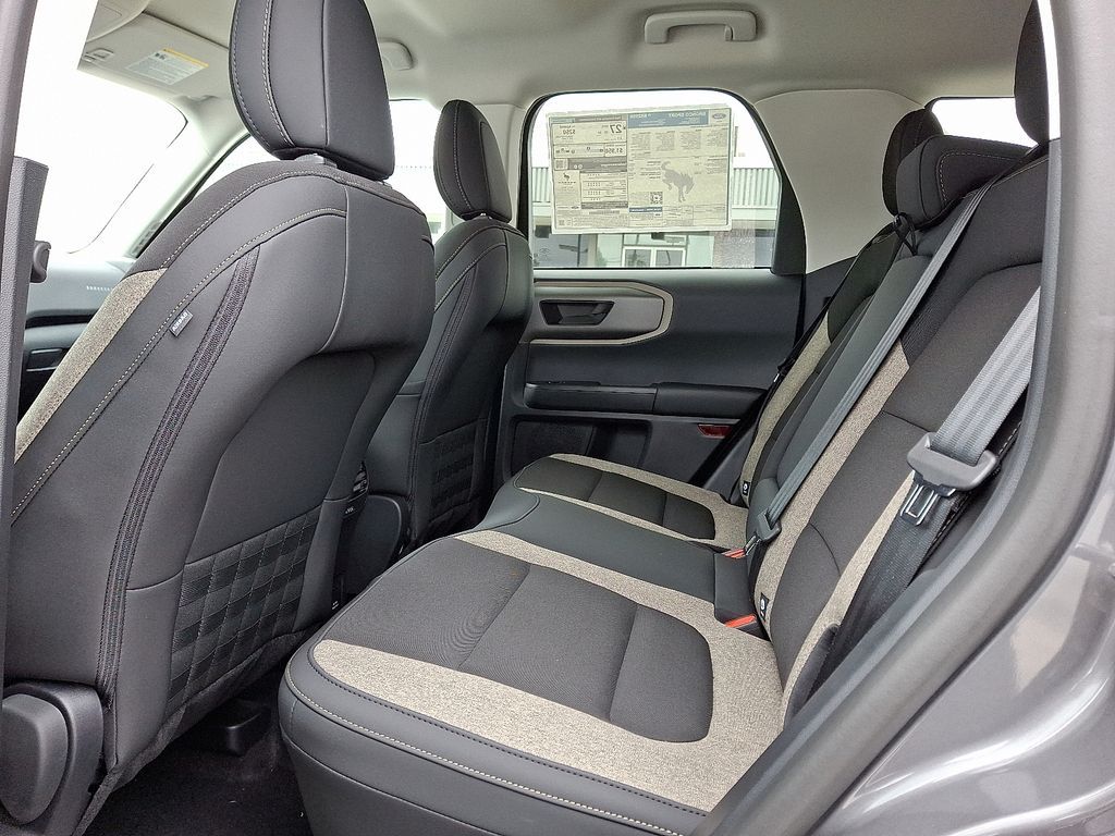 Vehicle image 7 of 13