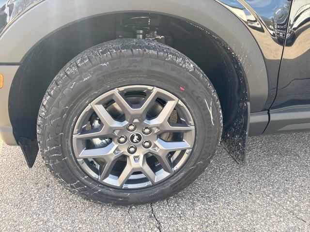 Vehicle image 14 of 28