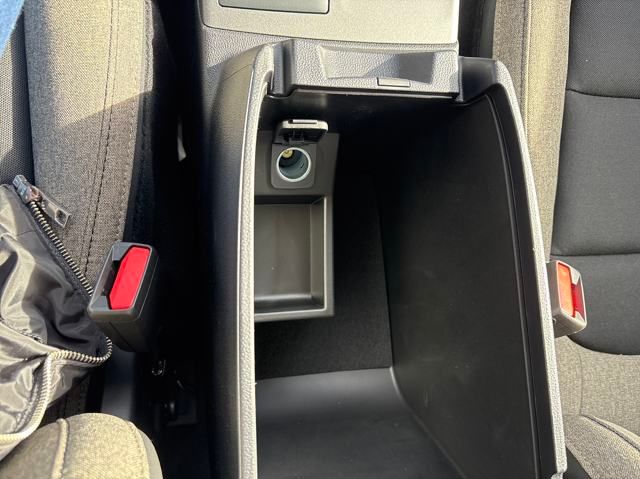 Vehicle image 27 of 28