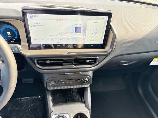 Vehicle image 23 of 28