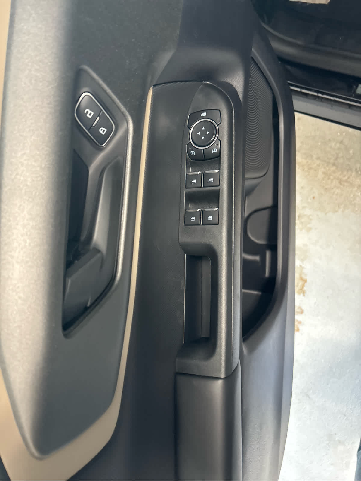 Vehicle image 14 of 29