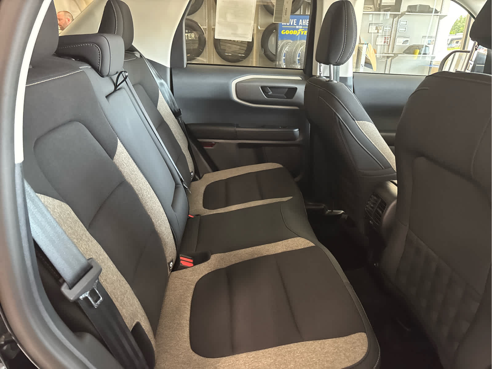 Vehicle image 23 of 29
