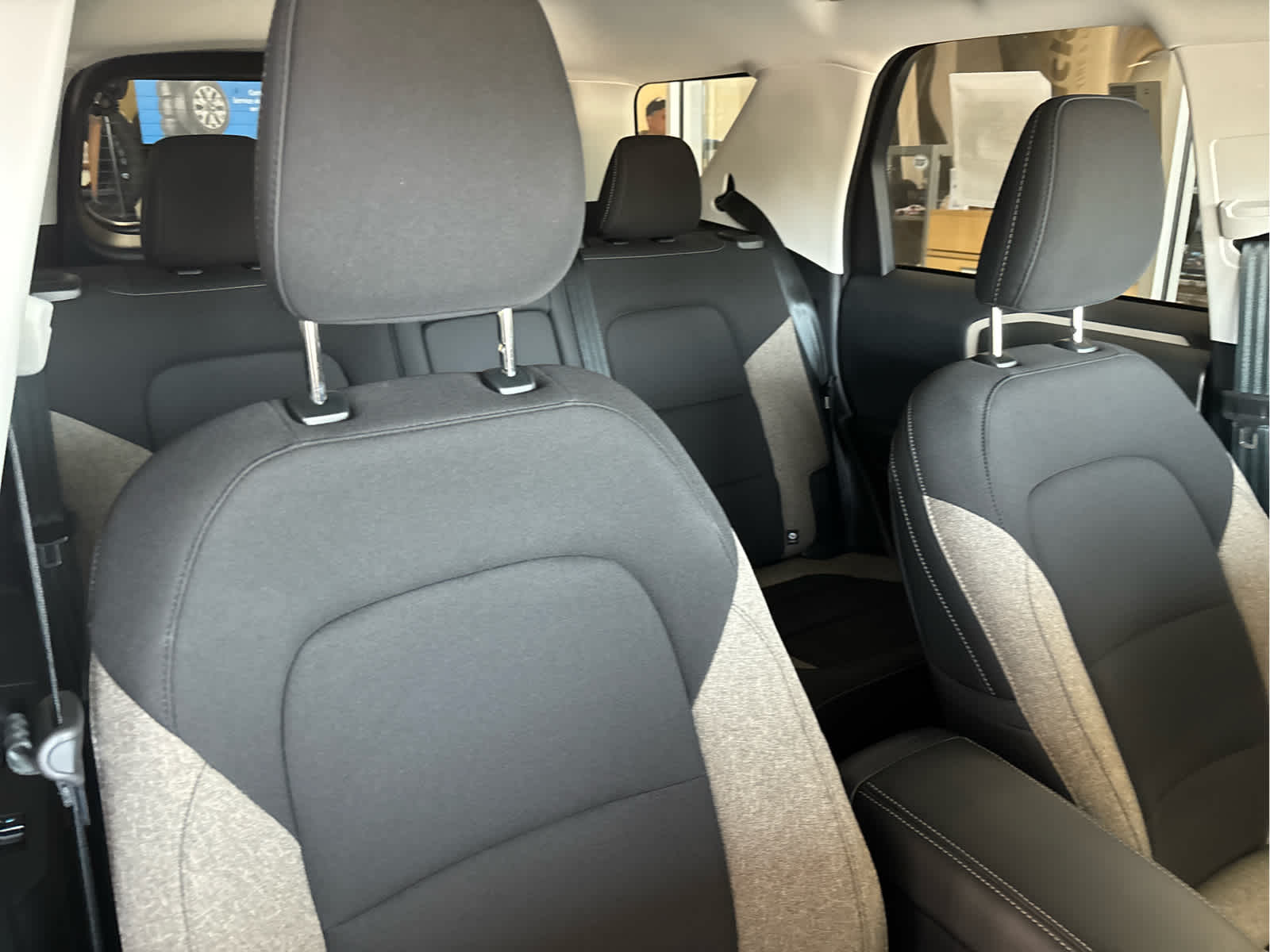 Vehicle image 27 of 29
