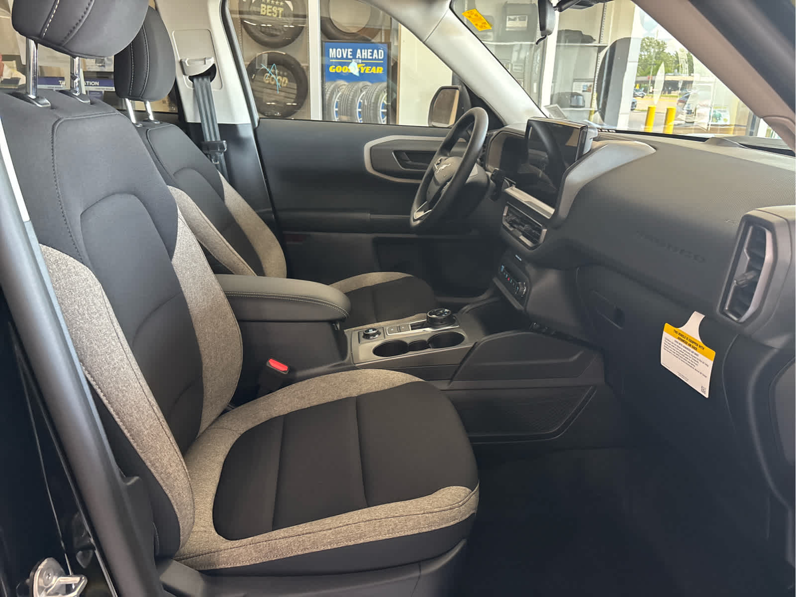 Vehicle image 26 of 29