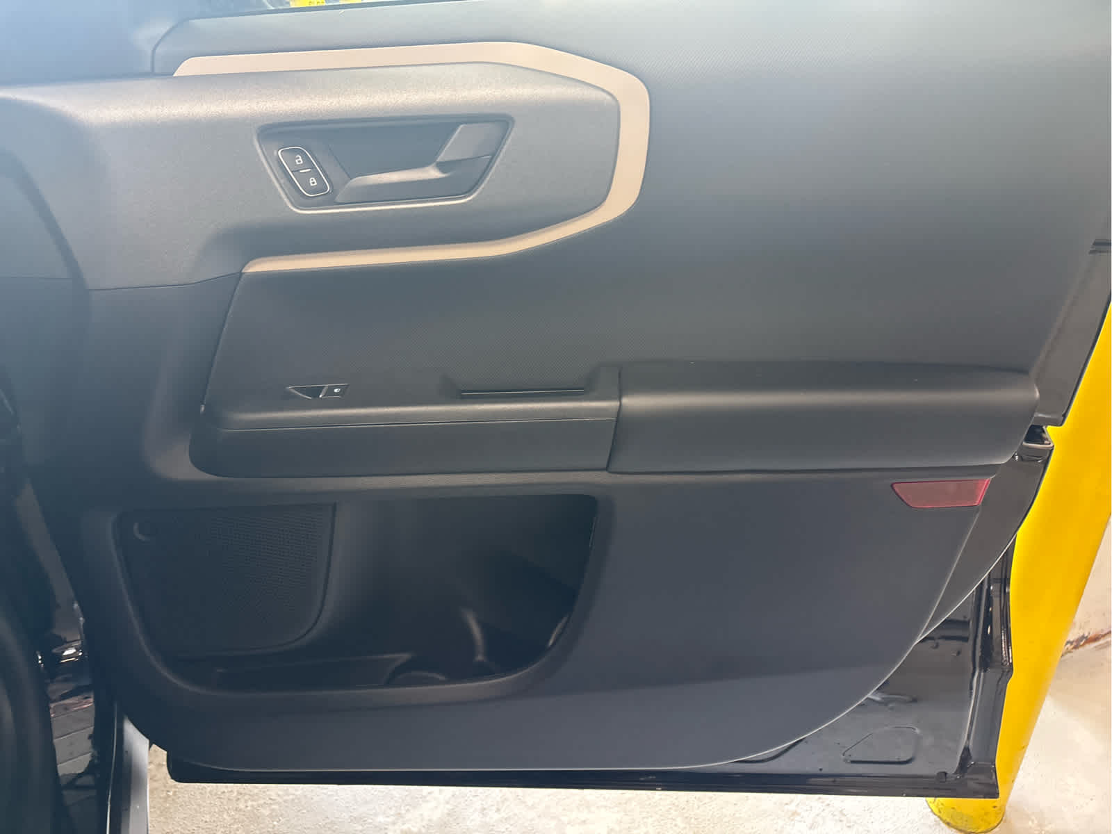 Vehicle image 25 of 29
