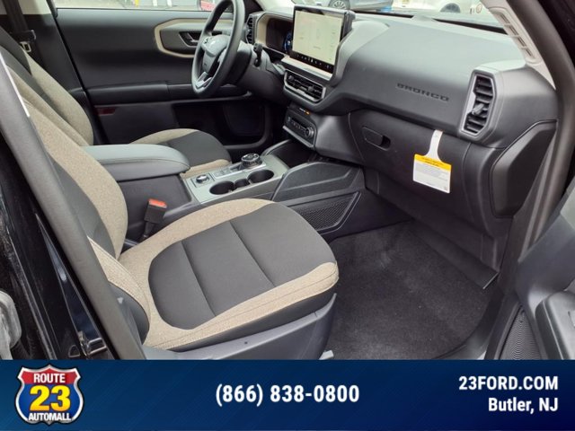 Vehicle image 8 of 19