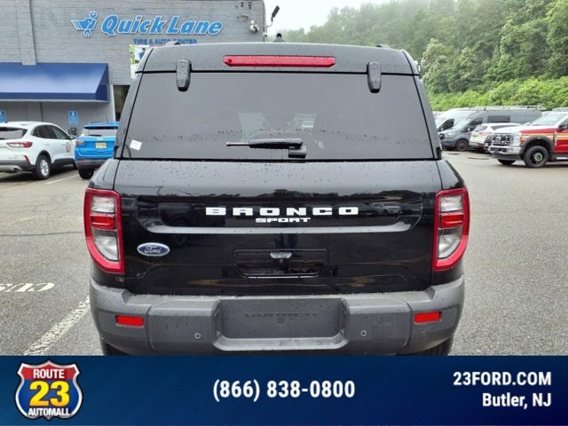 Vehicle image 5 of 19