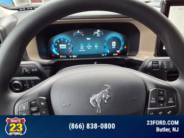 Vehicle image 10 of 19