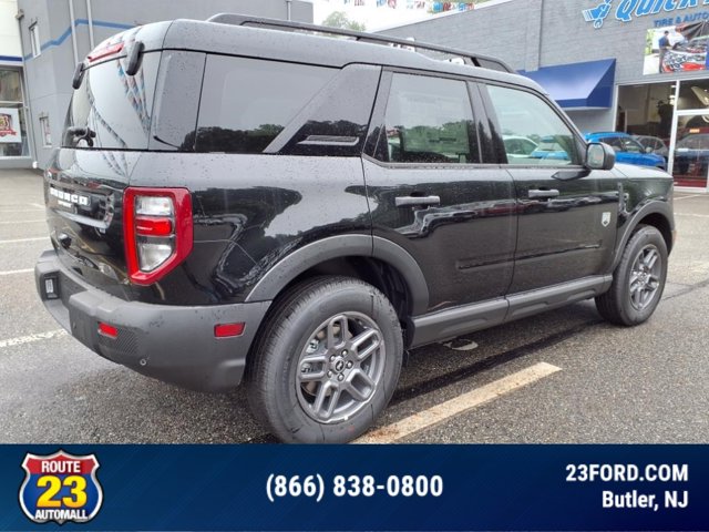 Vehicle image 4 of 19