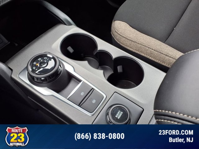 Vehicle image 14 of 19