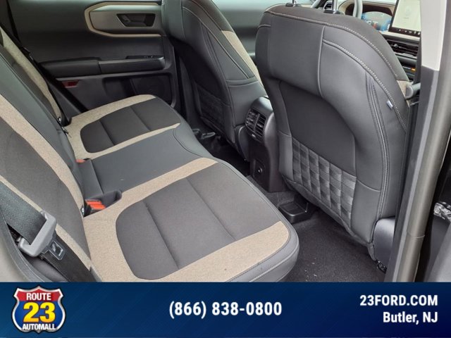 Vehicle image 9 of 19