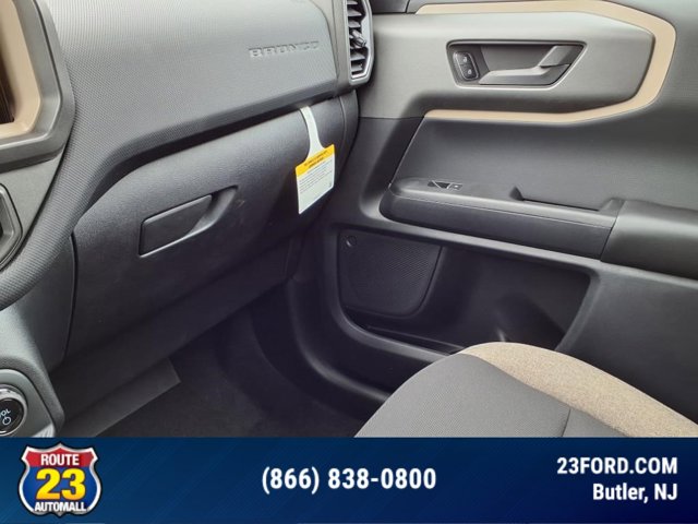 Vehicle image 17 of 19