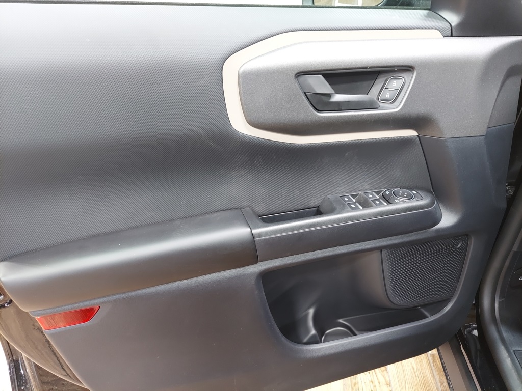 Vehicle image 19 of 33