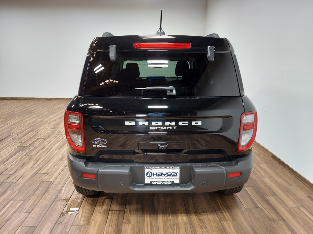 Vehicle image 7 of 33