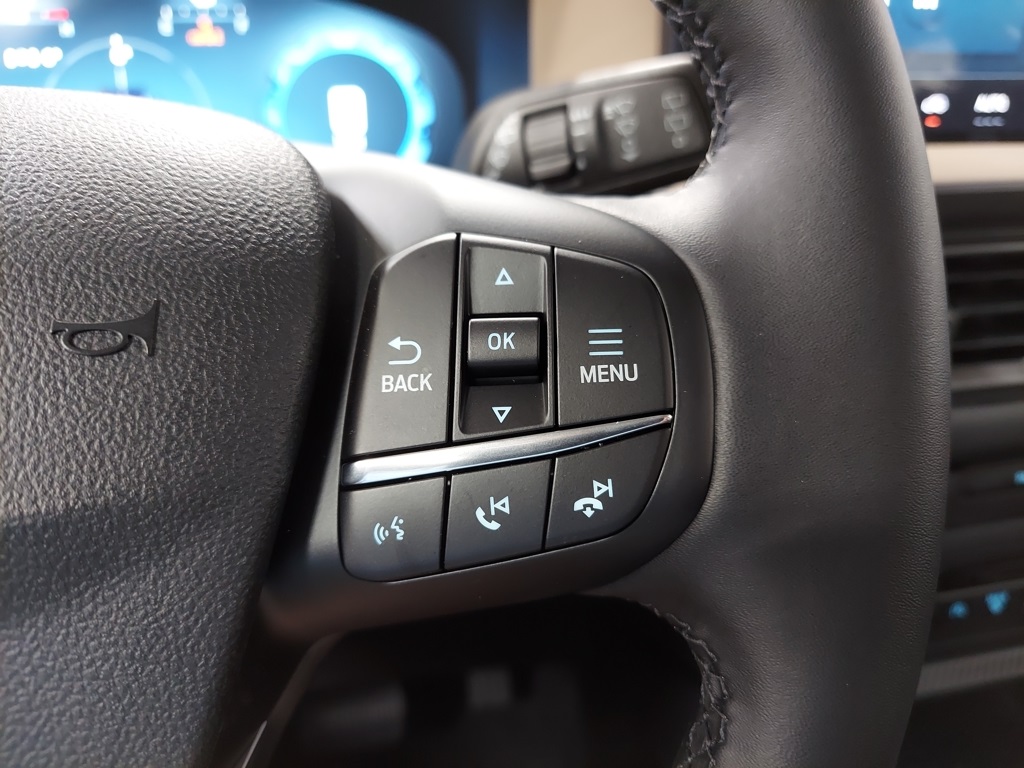 Vehicle image 22 of 33