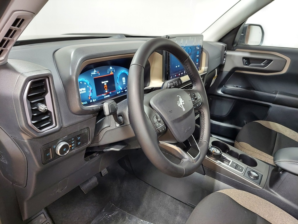 Vehicle image 11 of 33
