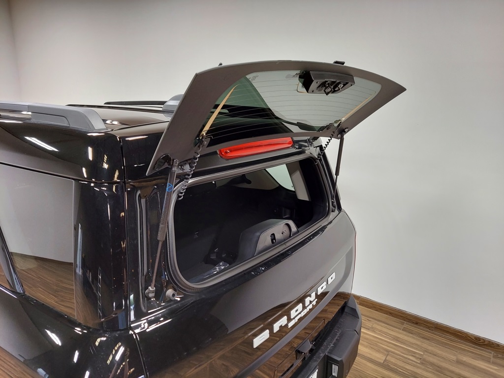 Vehicle image 29 of 33