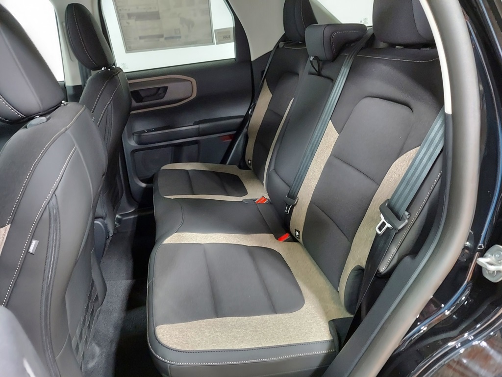 Vehicle image 9 of 33