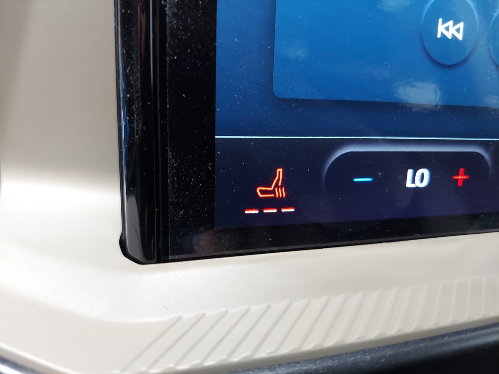 Vehicle image 15 of 33
